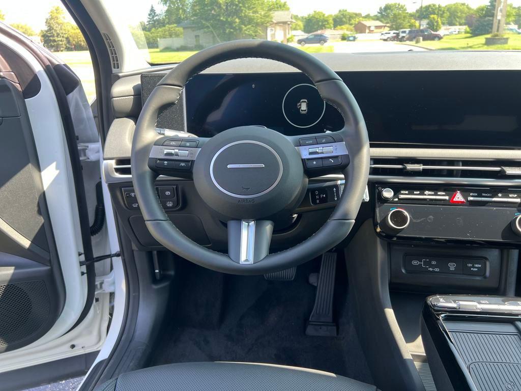 new 2025 Hyundai TUCSON Hybrid car, priced at $33,020