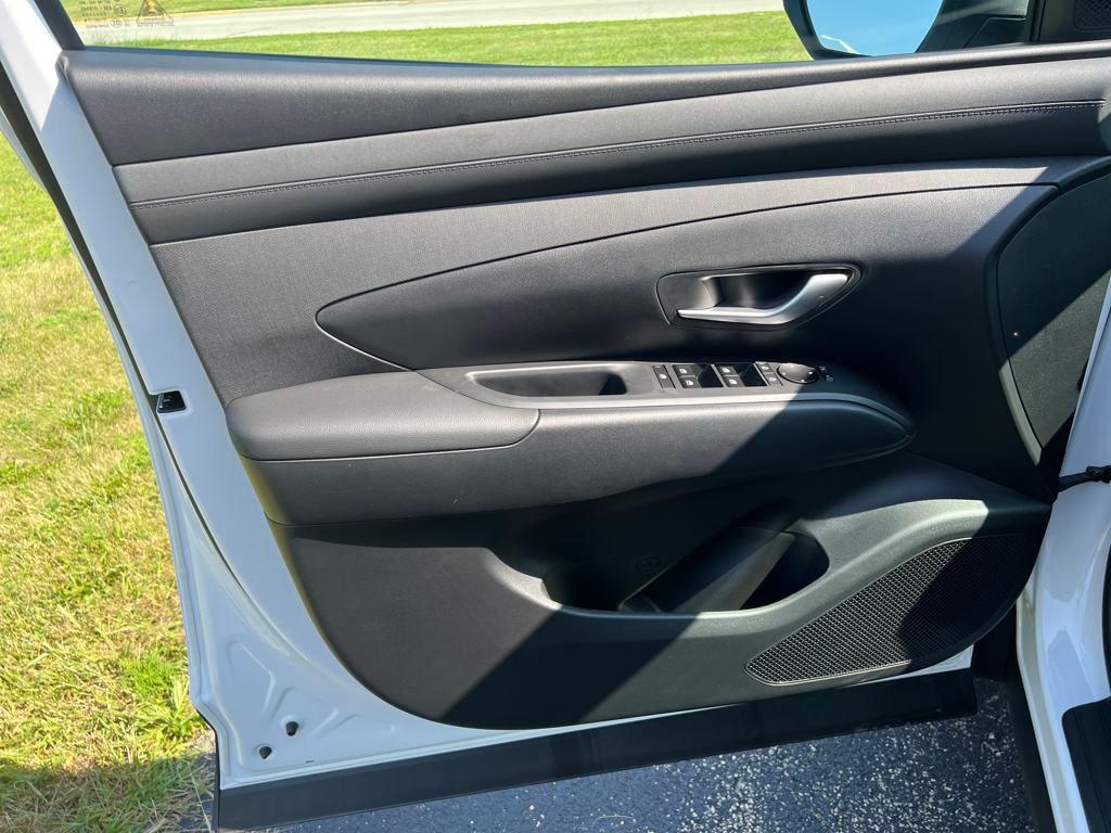 new 2025 Hyundai TUCSON Hybrid car, priced at $33,020