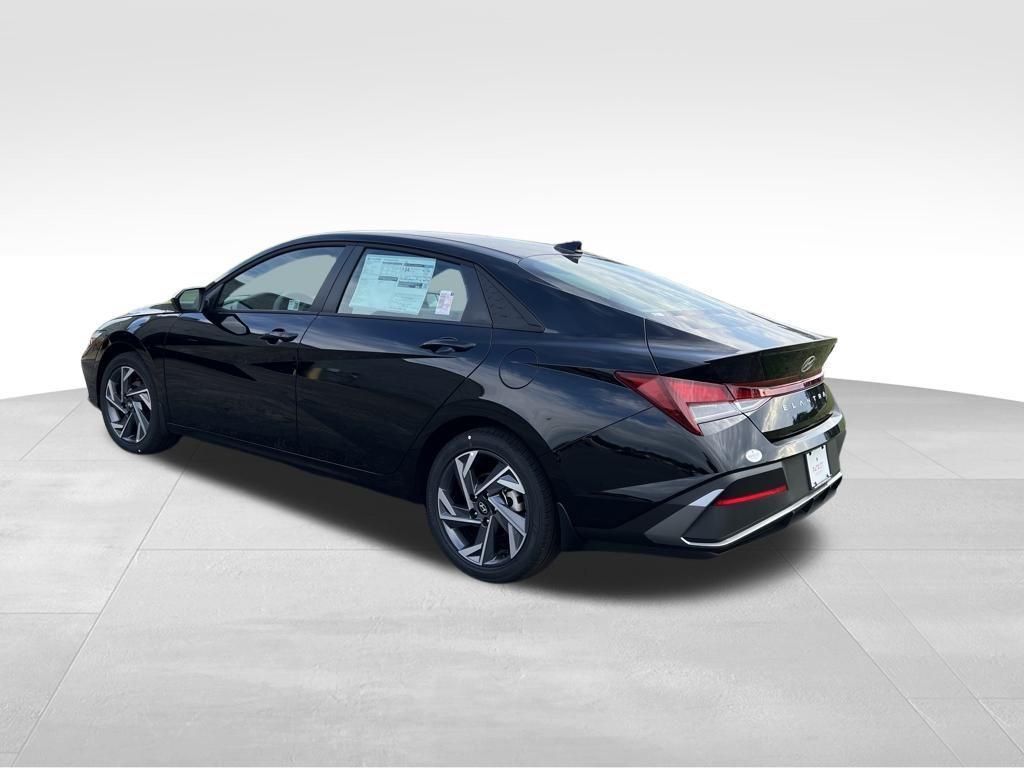 new 2025 Hyundai Elantra car, priced at $20,837