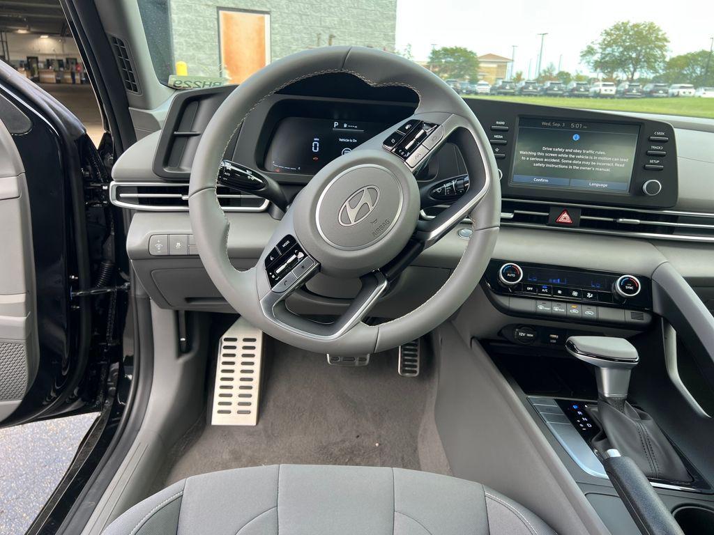 new 2025 Hyundai Elantra car, priced at $20,837