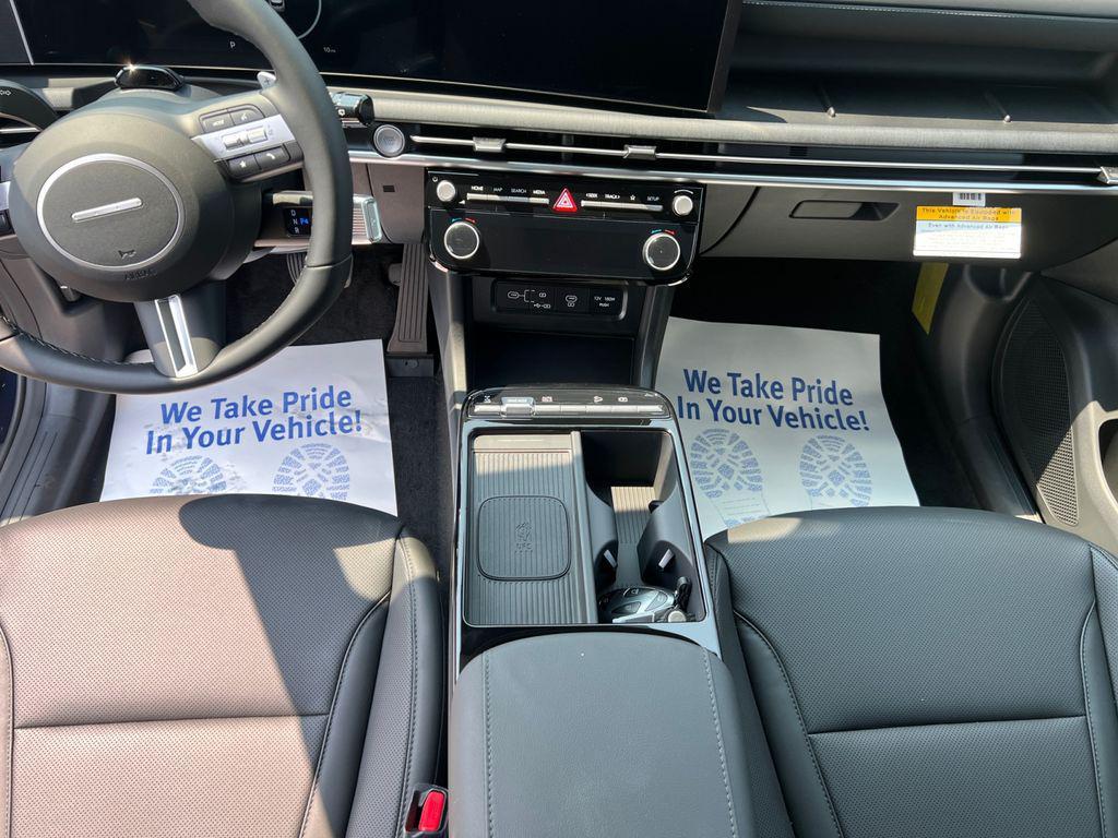 new 2025 Hyundai TUCSON Hybrid car, priced at $32,600