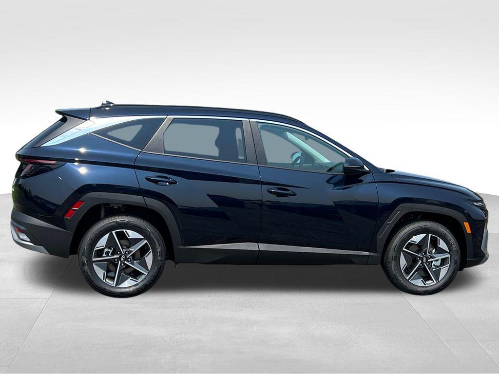 new 2025 Hyundai TUCSON Hybrid car, priced at $32,600