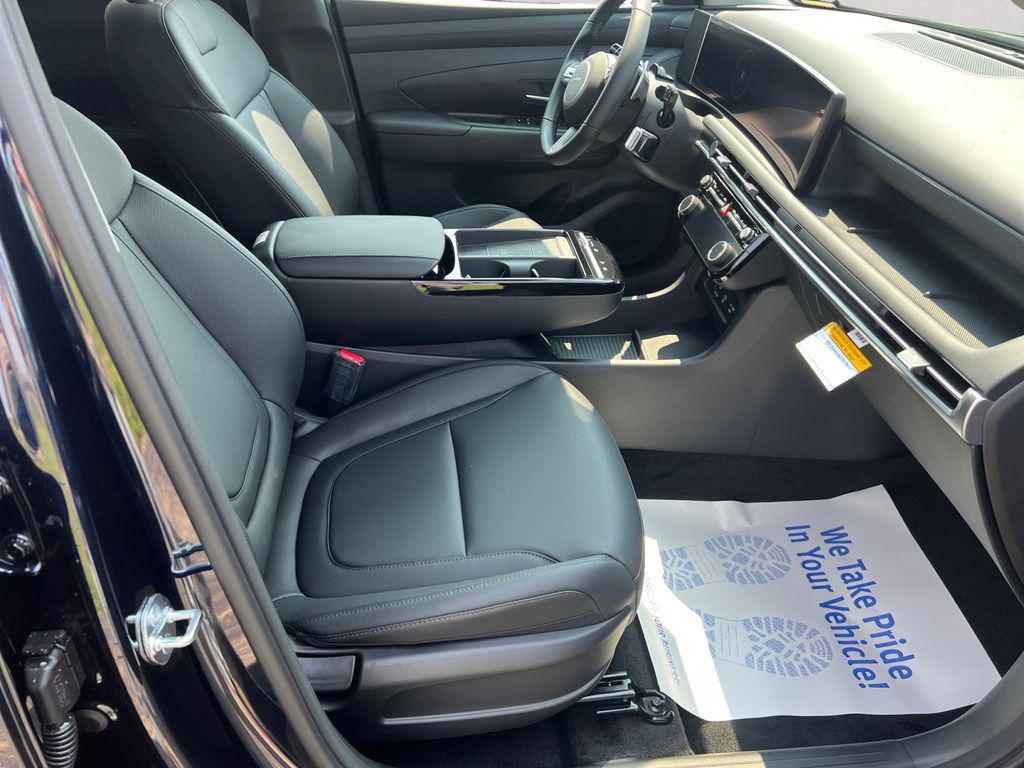 new 2025 Hyundai TUCSON Hybrid car, priced at $32,600