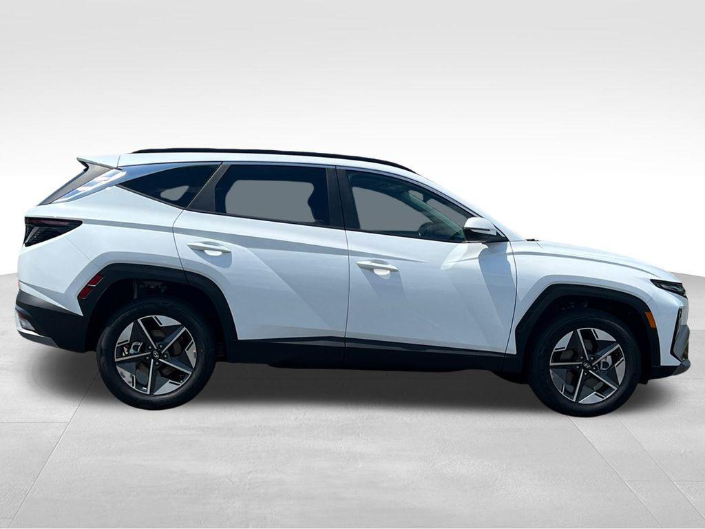 new 2025 Hyundai TUCSON Hybrid car, priced at $33,020