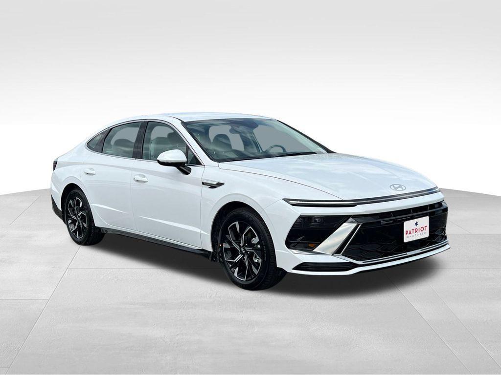 new 2025 Hyundai Sonata car, priced at $25,174
