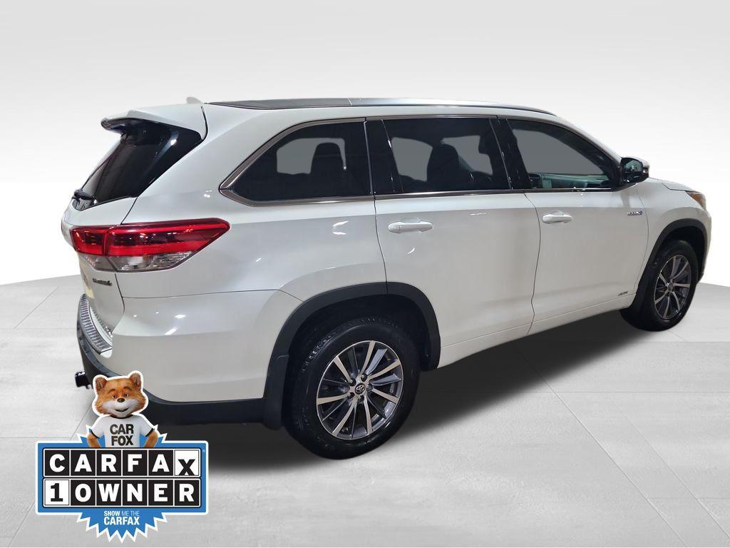 used 2017 Toyota Highlander Hybrid car, priced at $22,995