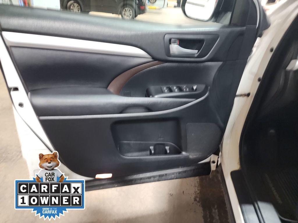 used 2017 Toyota Highlander Hybrid car, priced at $22,995