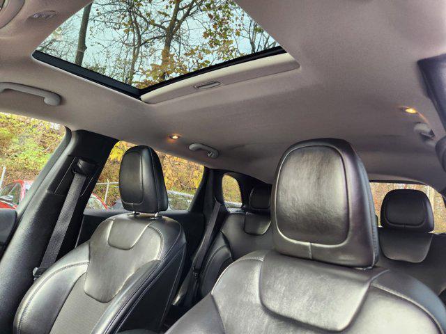 used 2020 Jeep Cherokee car, priced at $15,164