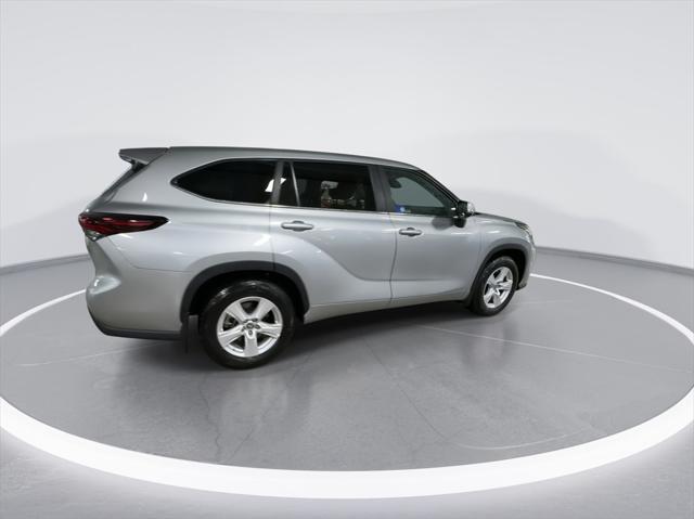 used 2024 Toyota Highlander car, priced at $34,994