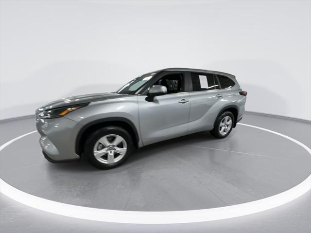 used 2024 Toyota Highlander car, priced at $34,994