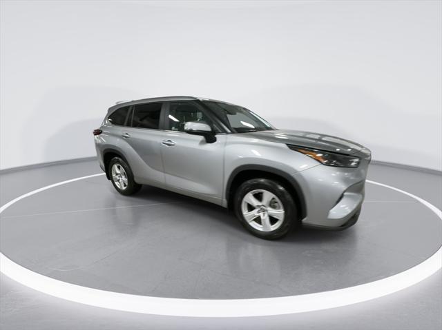 used 2024 Toyota Highlander car, priced at $34,994