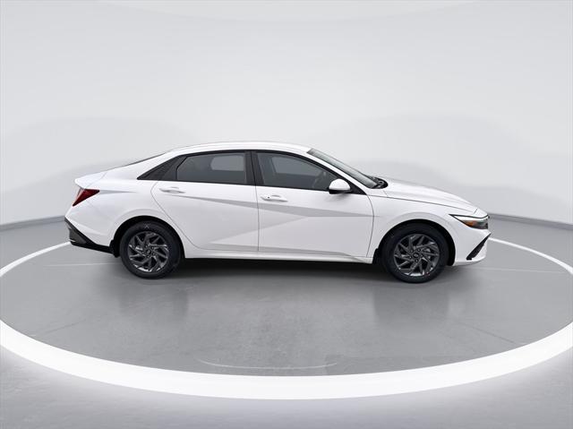new 2025 Hyundai ELANTRA HEV car, priced at $26,560