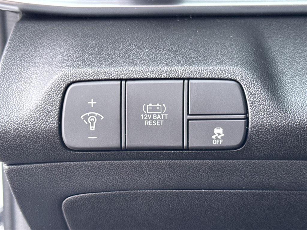 new 2025 Hyundai ELANTRA HEV car, priced at $22,560