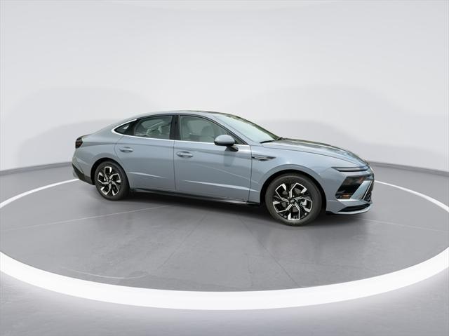 new 2024 Hyundai Sonata car, priced at $26,536