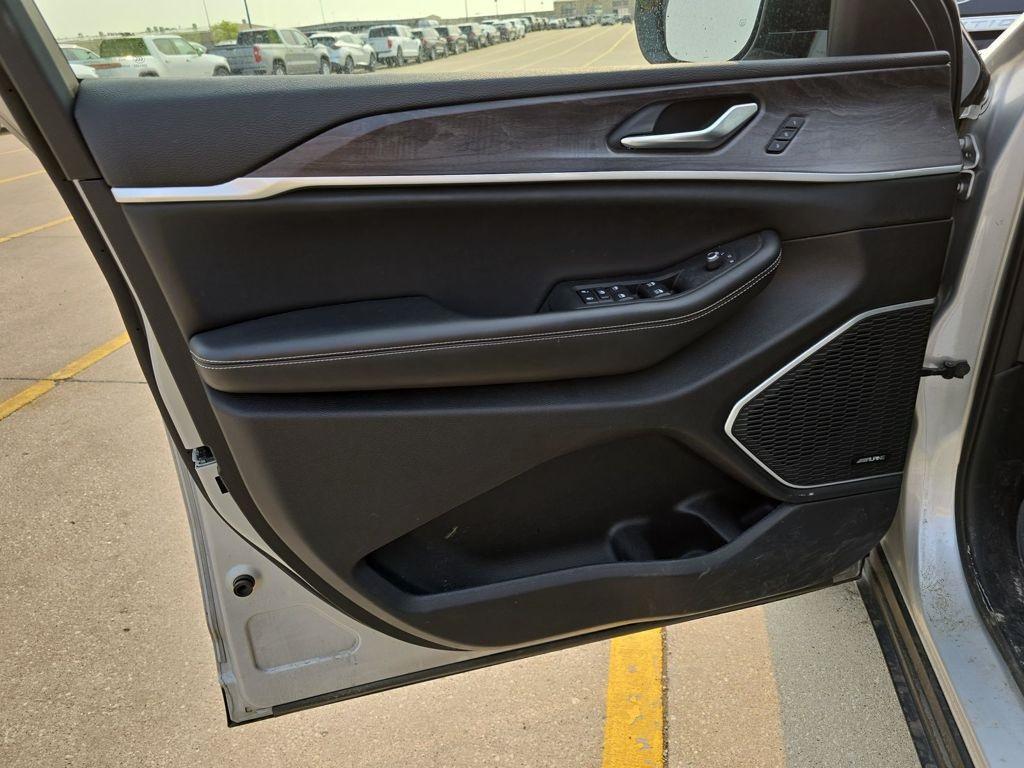 used 2022 Jeep Grand Cherokee L car, priced at $31,994