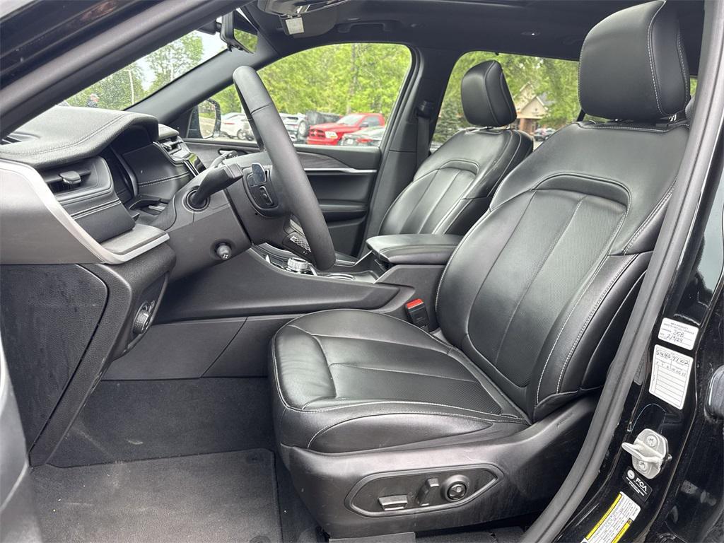 used 2024 Jeep Grand Cherokee L car, priced at $34,994