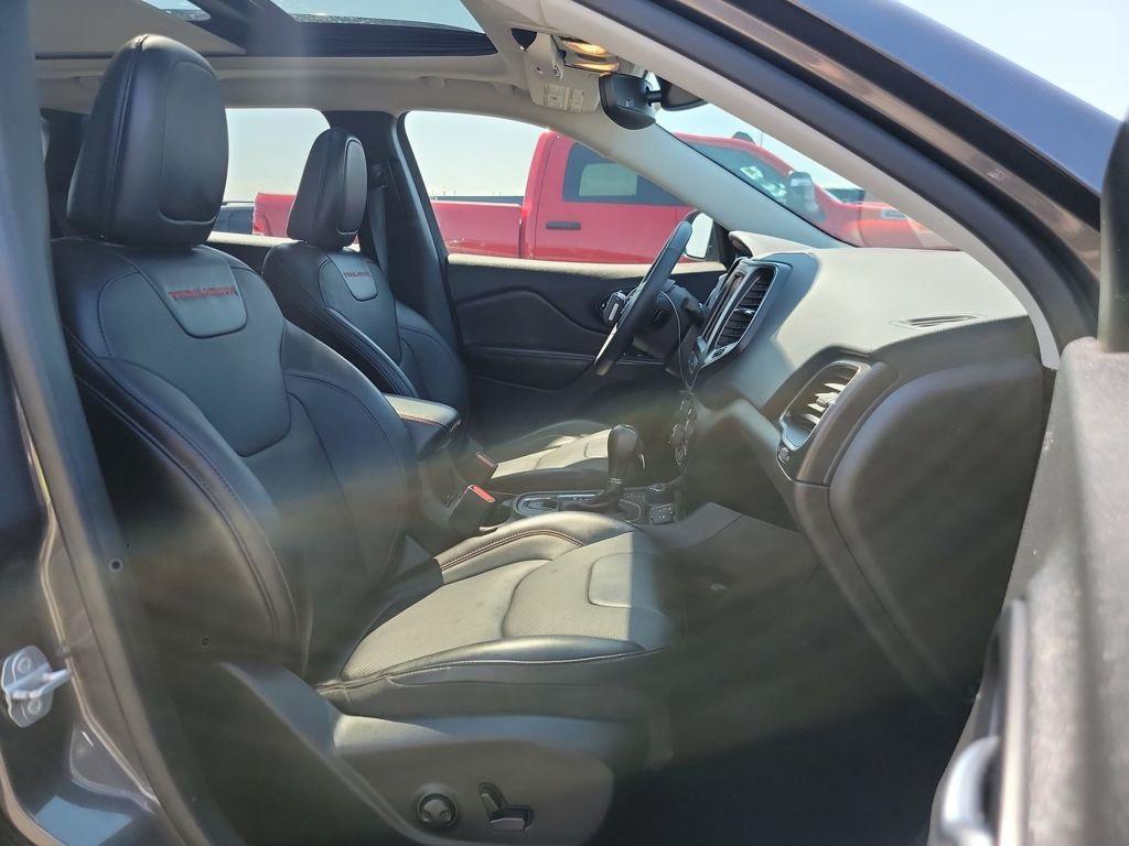 used 2022 Jeep Cherokee car