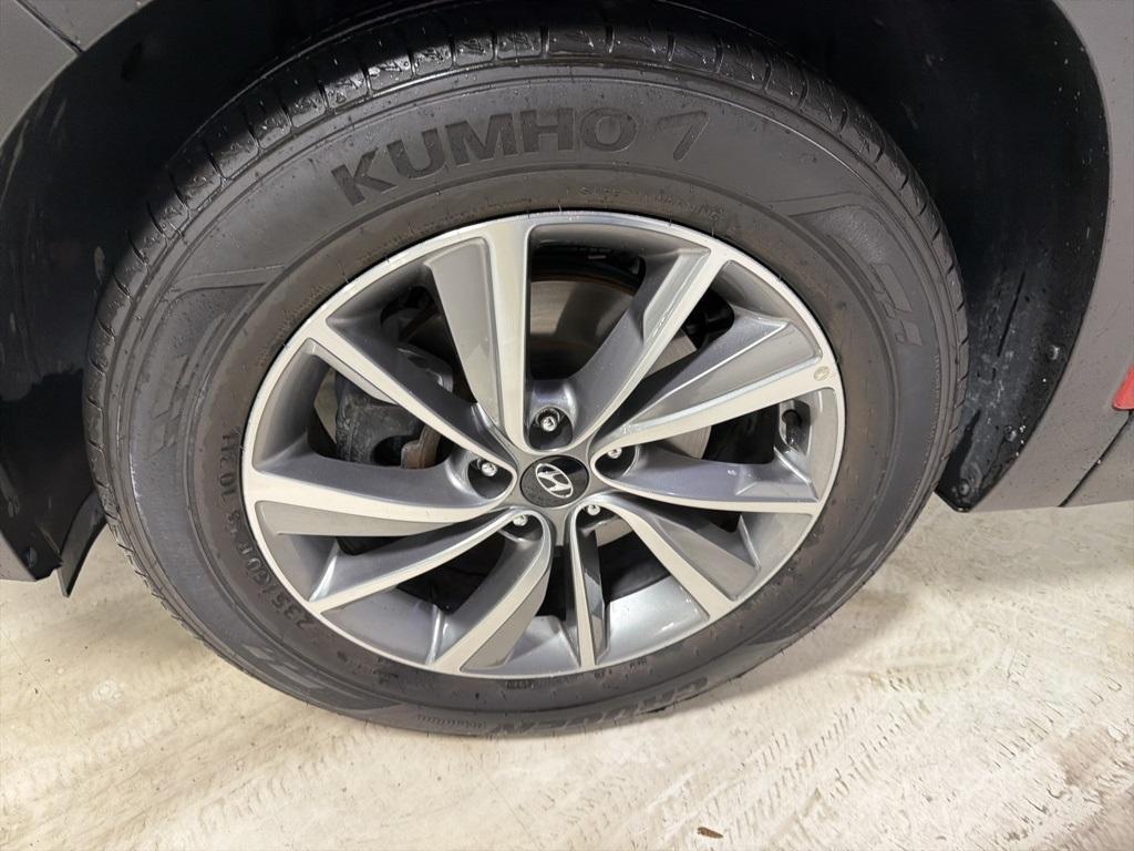 used 2020 Hyundai Santa Fe car, priced at $20,224