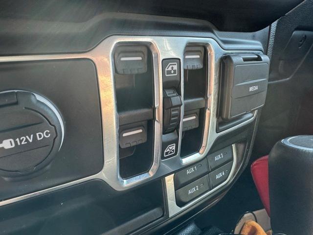 used 2022 Jeep Wrangler Unlimited car, priced at $37,224
