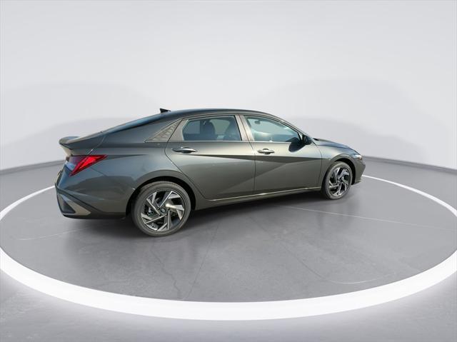 new 2025 Hyundai Elantra HEV car, priced at $28,117