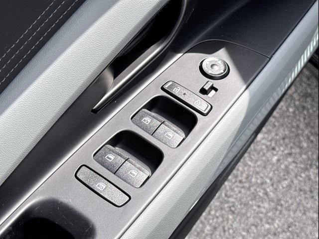 new 2025 Hyundai ELANTRA HEV car, priced at $29,325