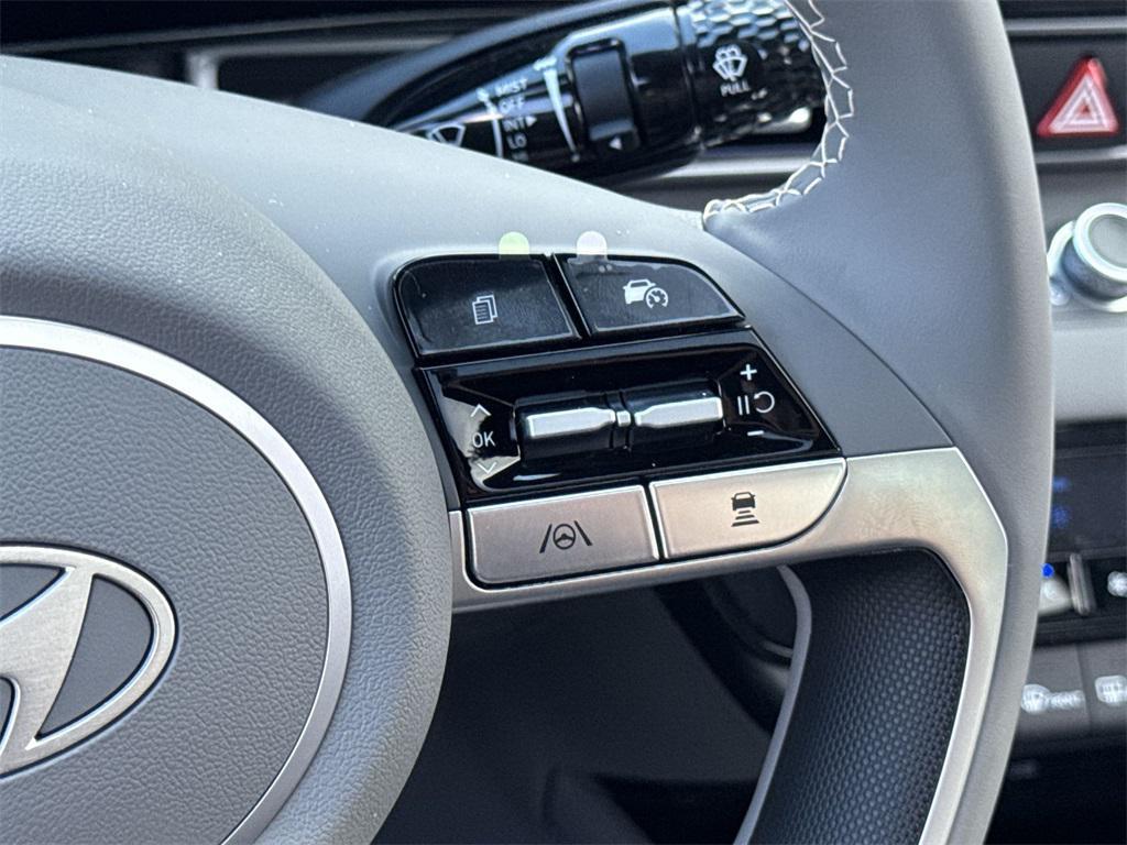 new 2025 Hyundai Elantra car, priced at $24,274