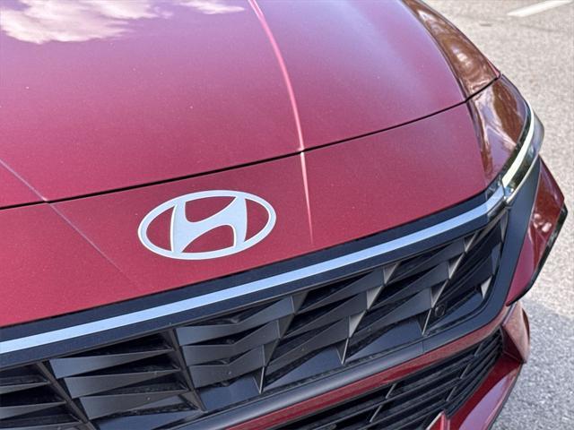 new 2025 Hyundai Elantra car, priced at $26,068
