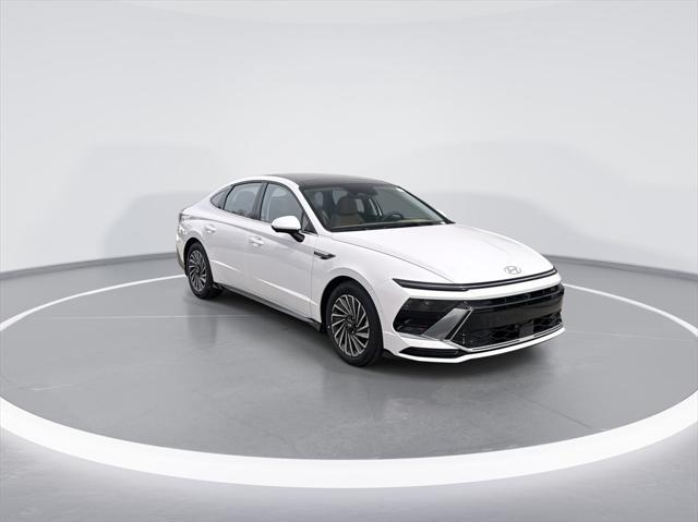 new 2025 Hyundai Sonata Hybrid car, priced at $37,999