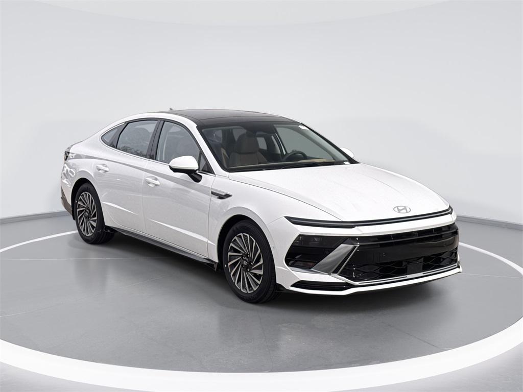 new 2025 Hyundai Sonata Hybrid car, priced at $37,499