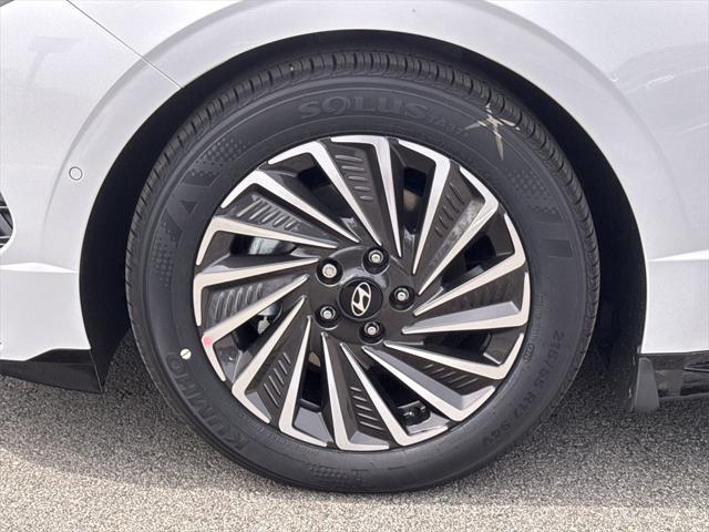 new 2025 Hyundai Sonata Hybrid car, priced at $37,999