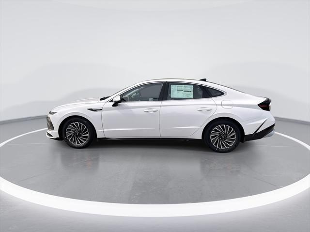 new 2025 Hyundai Sonata Hybrid car, priced at $37,999