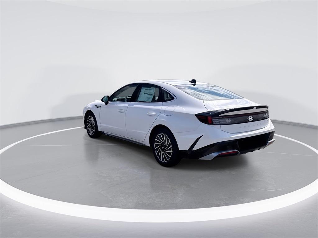 new 2025 Hyundai Sonata Hybrid car, priced at $28,431