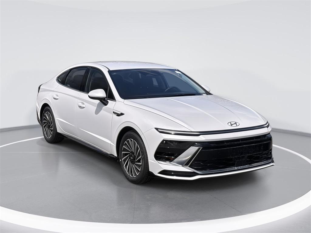 new 2025 Hyundai Sonata Hybrid car, priced at $31,431