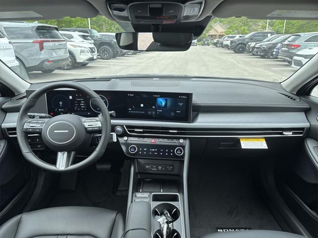 new 2025 Hyundai Sonata Hybrid car, priced at $37,254