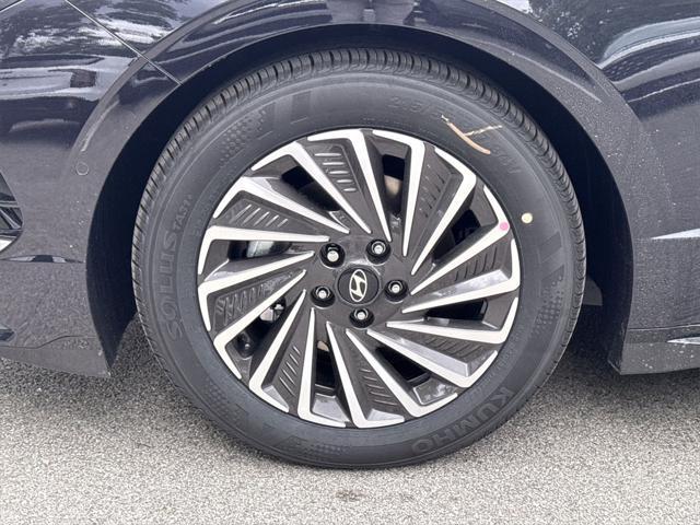 new 2025 Hyundai Sonata Hybrid car, priced at $37,254