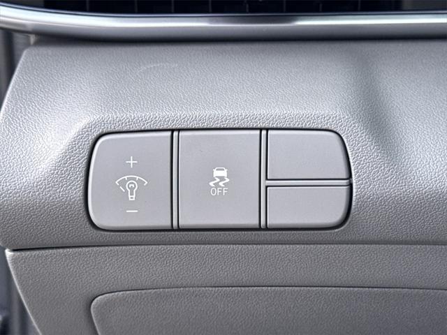 new 2025 Hyundai Elantra car, priced at $25,574