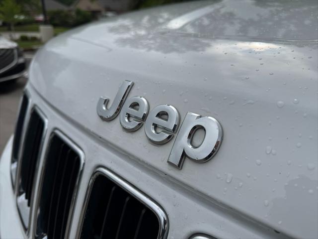 used 2016 Jeep Grand Cherokee car, priced at $11,994