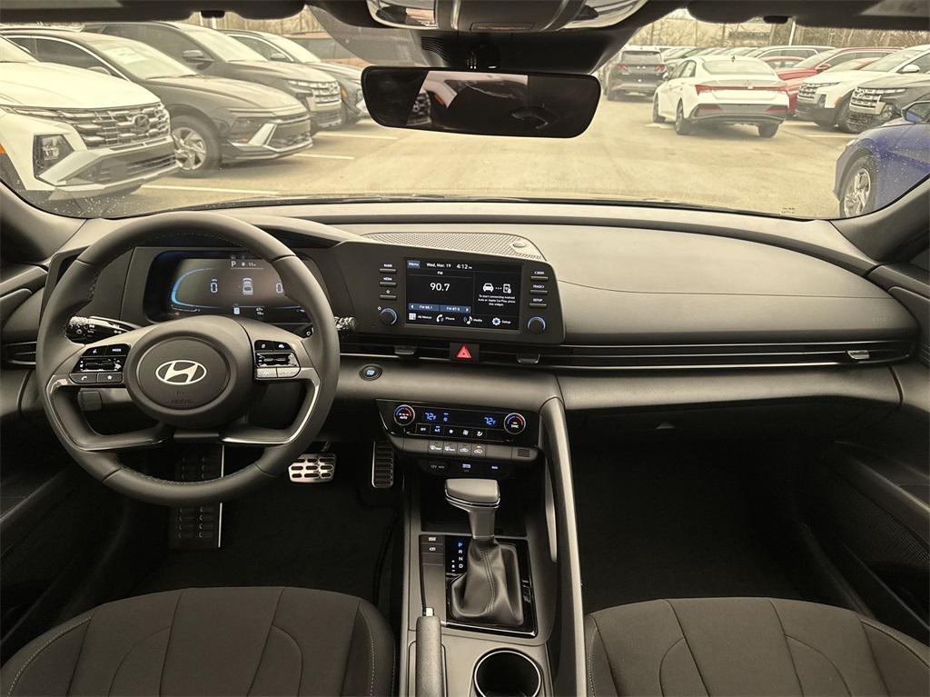 new 2025 Hyundai Elantra car, priced at $23,756