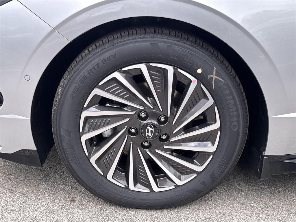 new 2025 Hyundai Sonata Hybrid car, priced at $34,042