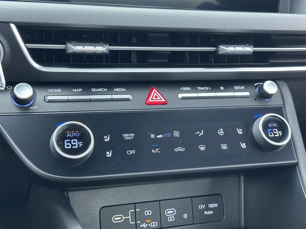 new 2025 Hyundai Sonata Hybrid car, priced at $34,042