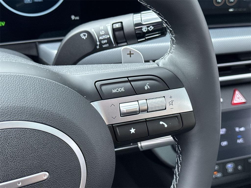 new 2025 Hyundai Sonata Hybrid car, priced at $34,042