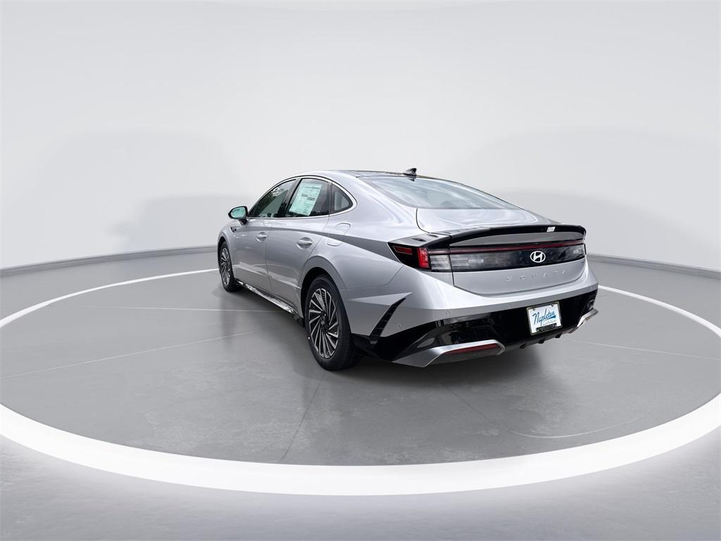 new 2025 Hyundai Sonata Hybrid car, priced at $34,042