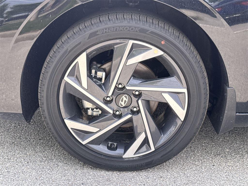 new 2025 Hyundai ELANTRA HEV car, priced at $24,005