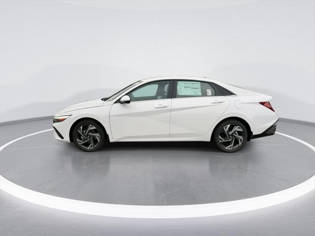 new 2024 Hyundai Elantra car, priced at $23,679