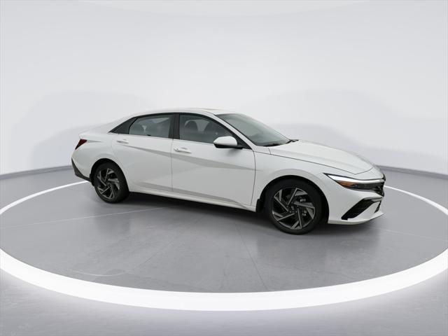 new 2024 Hyundai Elantra car, priced at $23,679