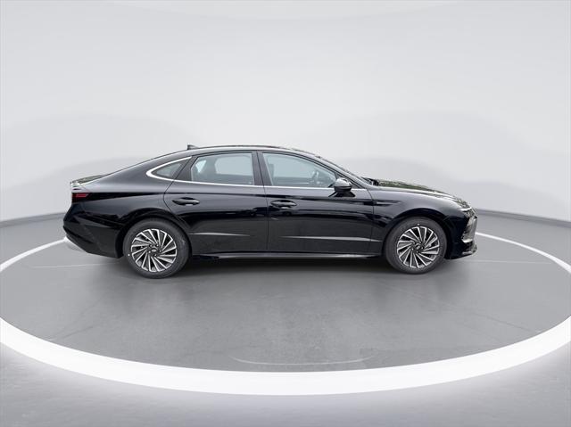 new 2025 Hyundai Sonata Hybrid car, priced at $30,817