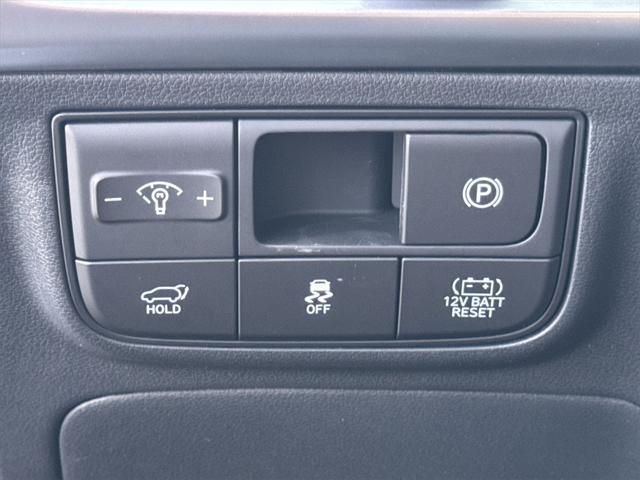 new 2025 Hyundai TUCSON Hybrid car, priced at $36,331