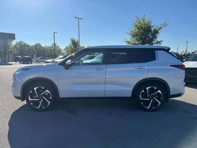 used 2024 Mitsubishi Outlander car, priced at $26,744