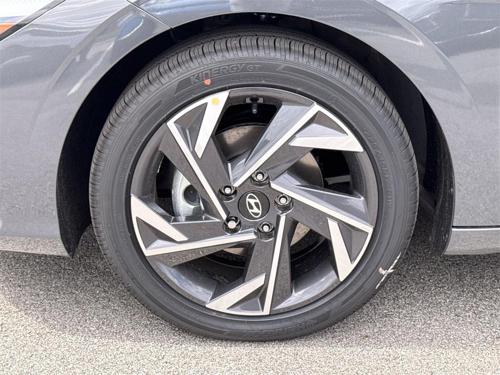 new 2025 Hyundai Elantra car, priced at $25,543
