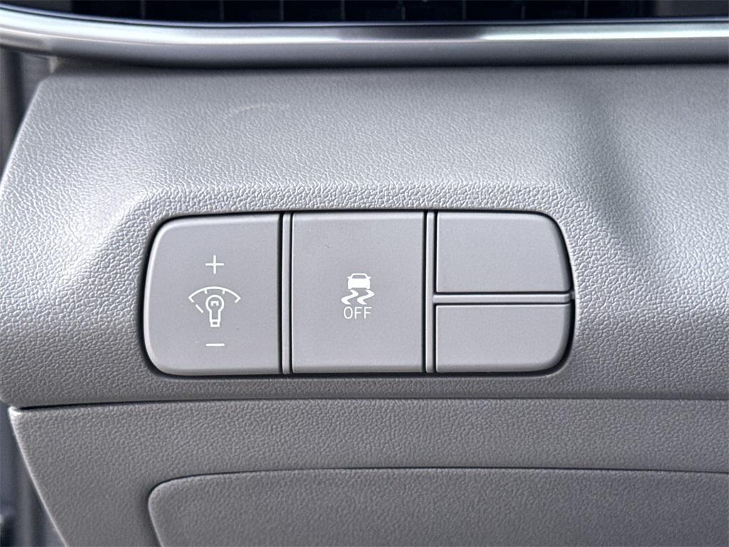 new 2025 Hyundai Elantra car, priced at $25,543